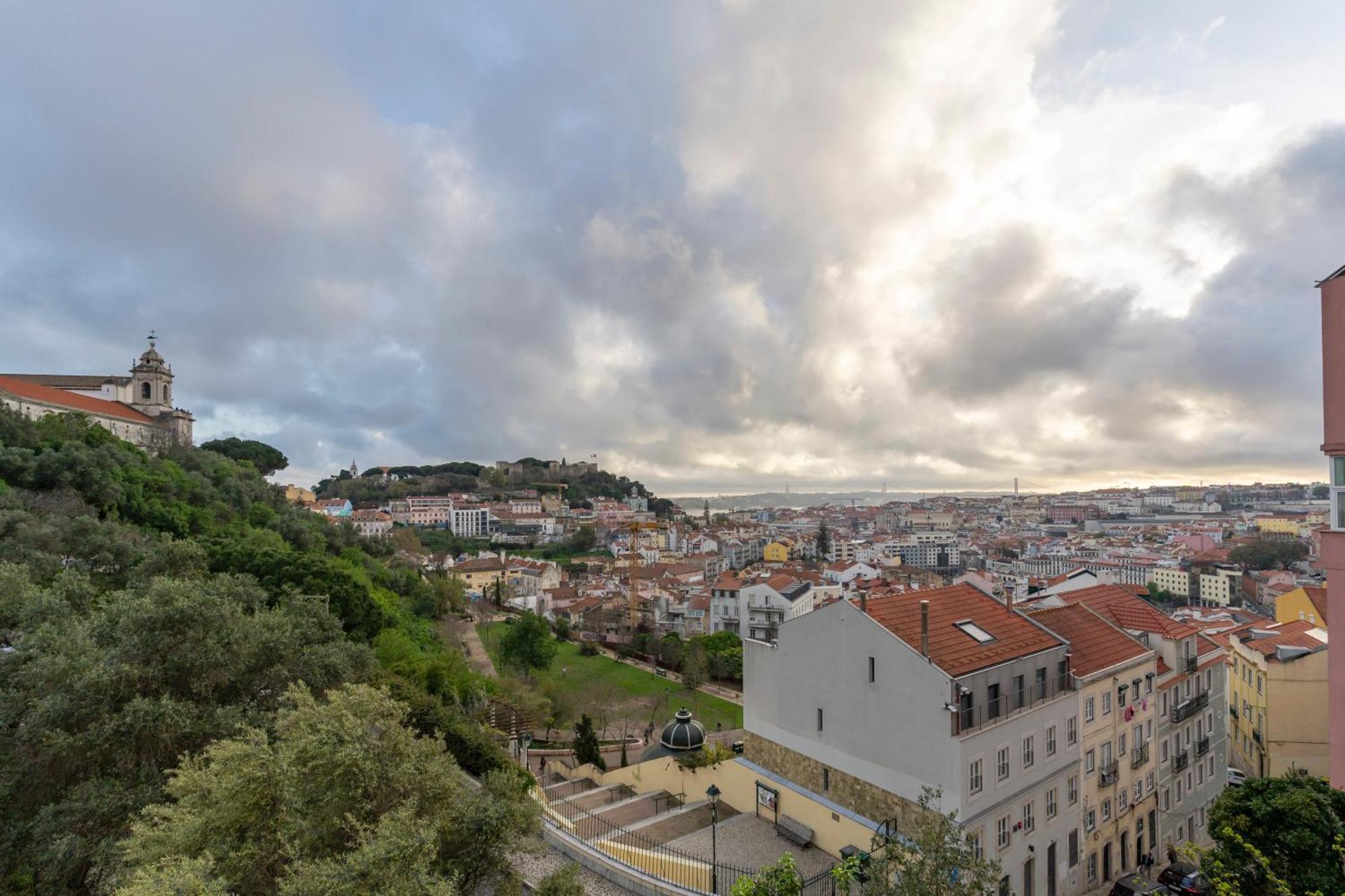 Apartmán Magnificent Flat With Spectacular Views In Graca Lisboa Exteriér fotografie